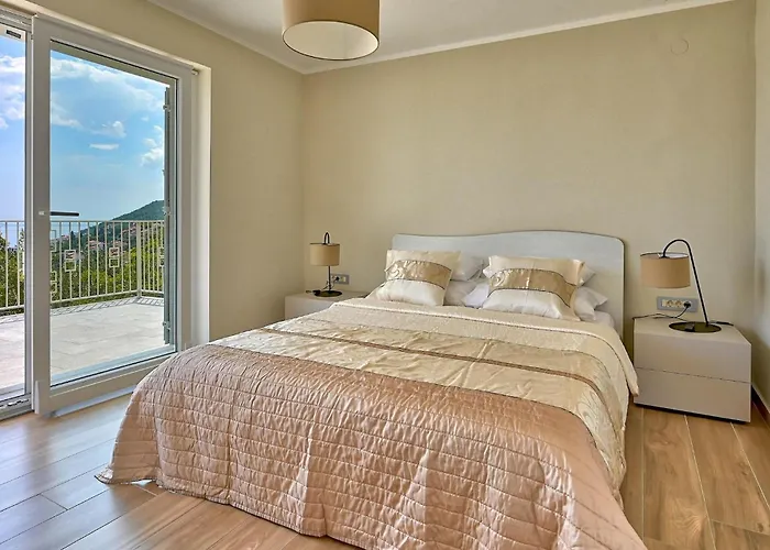 בית נופש Carmen אופטיה